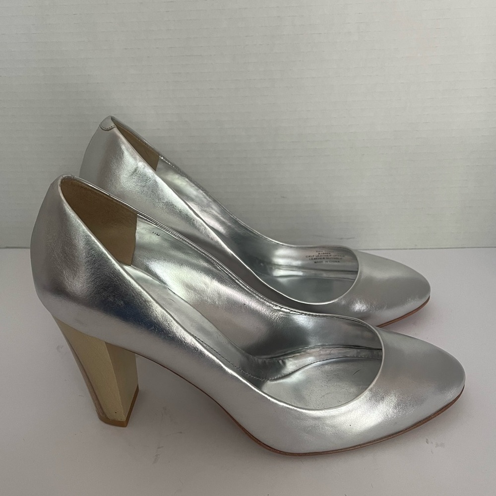 Elegant Silver Women's Pumps